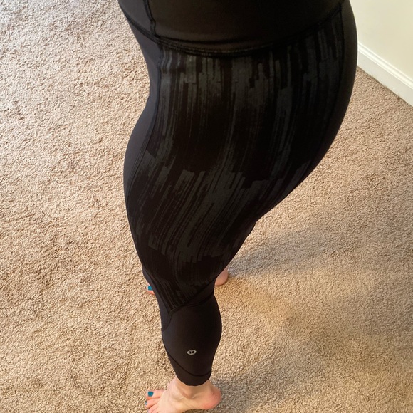 LIKE NEW! Lululemon 🍋 - Picture 7 of 7